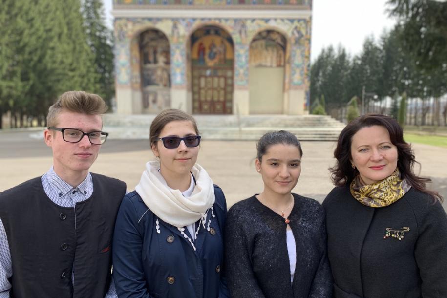 Premii internaționale pentru elevii Seminarului Teologic de la Mănăstirea Neamț: participanții au primit „Gold palette” și „Winner 2019”